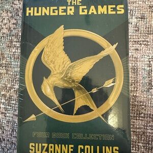 Brand New Boxset: The Hunger Games 4 Book Collection